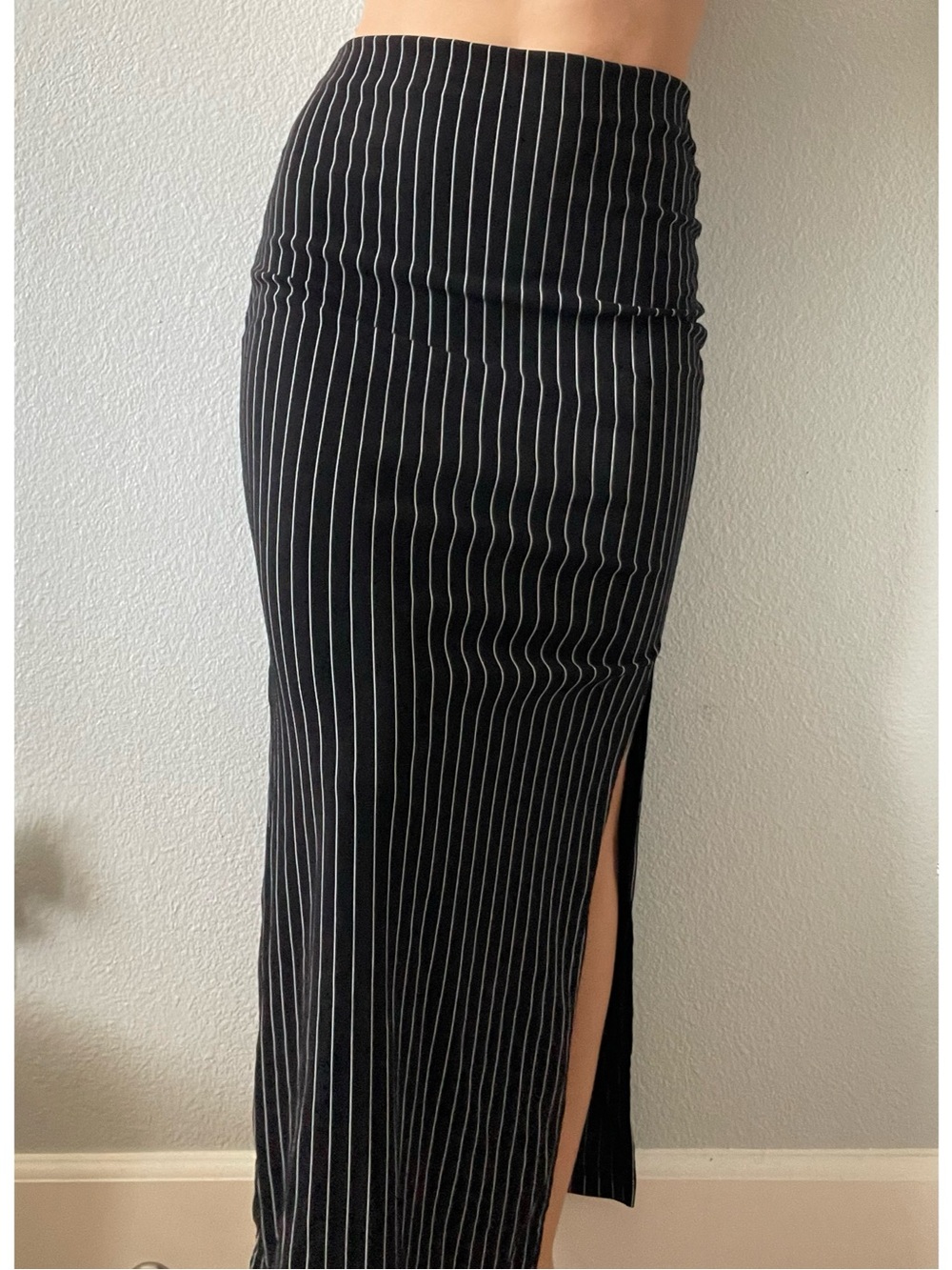 Joule Black Midi Skirt with White Pinstripes - Picture 5 of 6